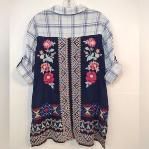 Andrée women's Plaid/embroidery top blue and white. Size (S)